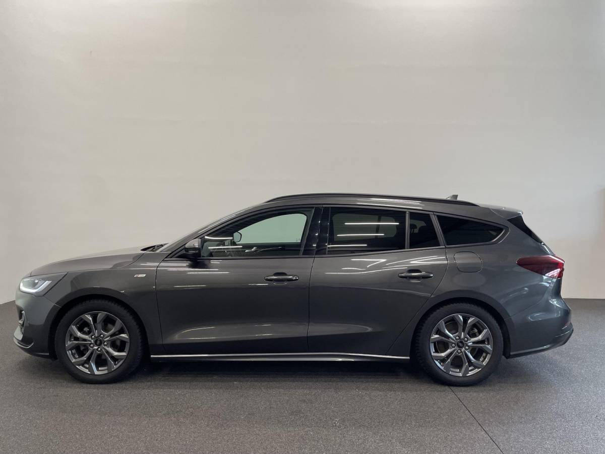 Ford Focus Ford Focus Wagon 1.0 EcoBoost Hybrid 155 pk ST Line Automaat LED Winterpakket PDC VA+Camera Carplay Navi Adaptive Cruise Control Privacy Glass