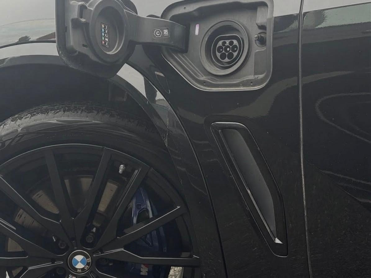 BMW X5 BMW X5 xDrive45e / M-Sport BLACK / 360 / PANO / HuD / DEALEROND /