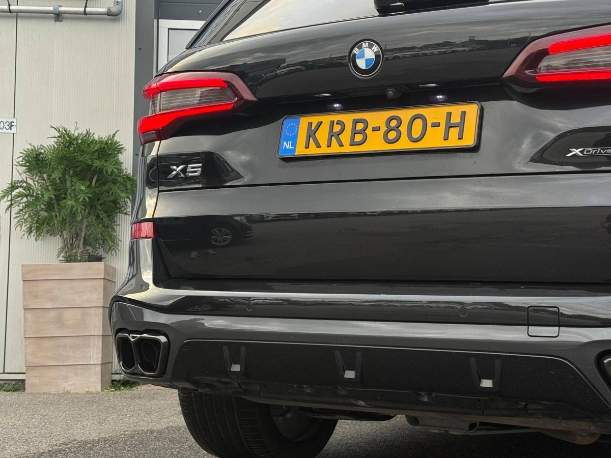 BMW X5 BMW X5 xDrive45e / M-Sport BLACK / 360 / PANO / HuD / DEALEROND /