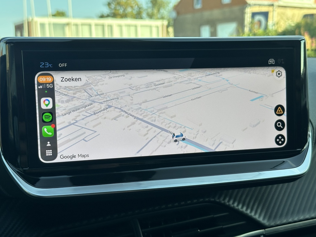 Peugeot 2008 Peugeot 2008 1.2 Allure 100 PK | CarPlay & Android Auto | Sensoren voor & achter |