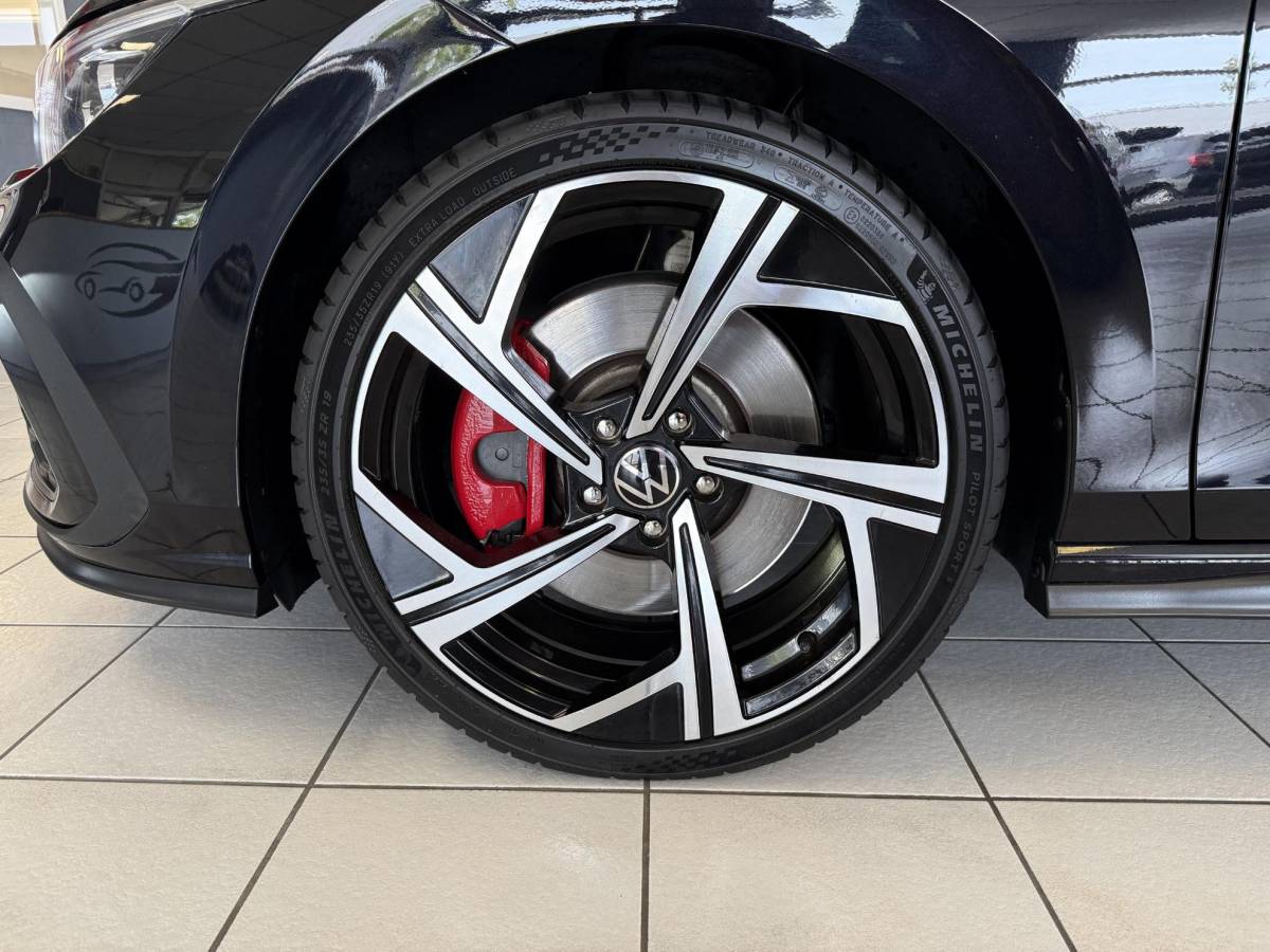 Volkswagen Golf Volkswagen Golf 2.0 TSI GTI 245PK *19LM*NAVI*APP*CAM*ADAP*