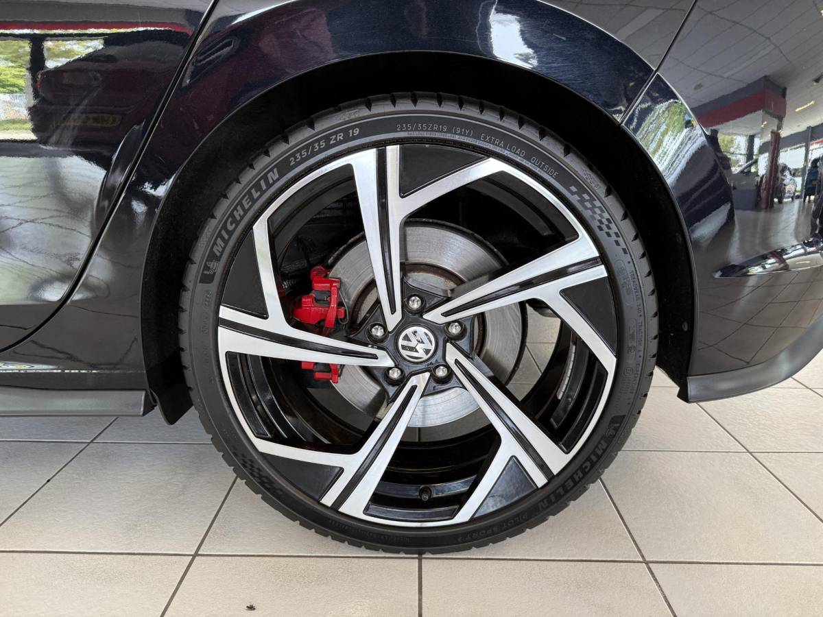 Volkswagen Golf Volkswagen Golf 2.0 TSI GTI 245PK *19LM*NAVI*APP*CAM*ADAP*