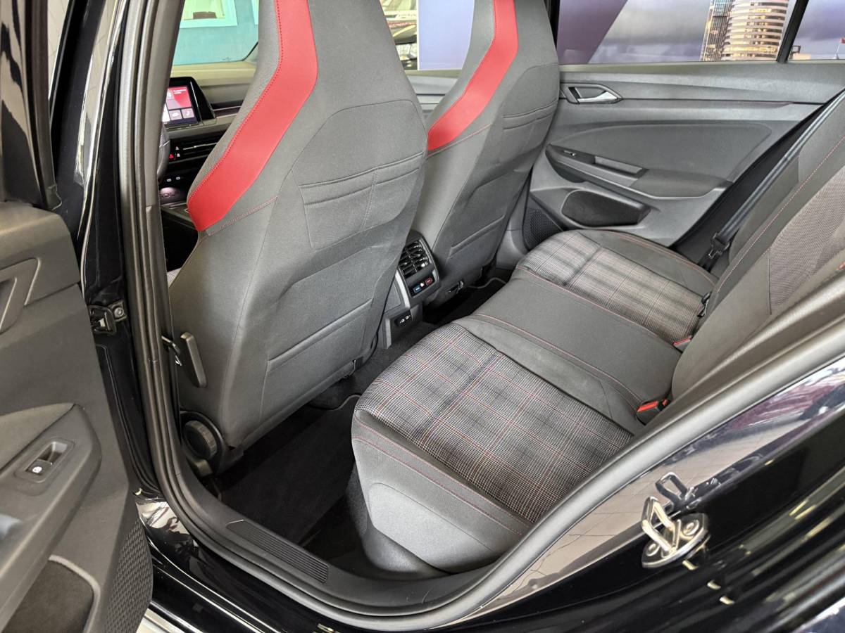 Volkswagen Golf Volkswagen Golf 2.0 TSI GTI 245PK *19LM*NAVI*APP*CAM*ADAP*