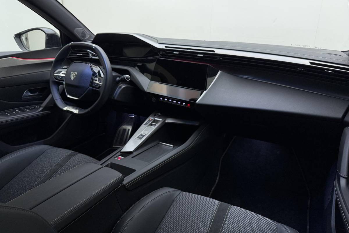 Peugeot 308 Peugeot 308 SW 1.2T 130pk Automaat GT | DEMO | Adaptive Cruise Control | Camera | Matrix LED | Keyless Entry & Start | Navigatie | Apple Carplay/Android Auto