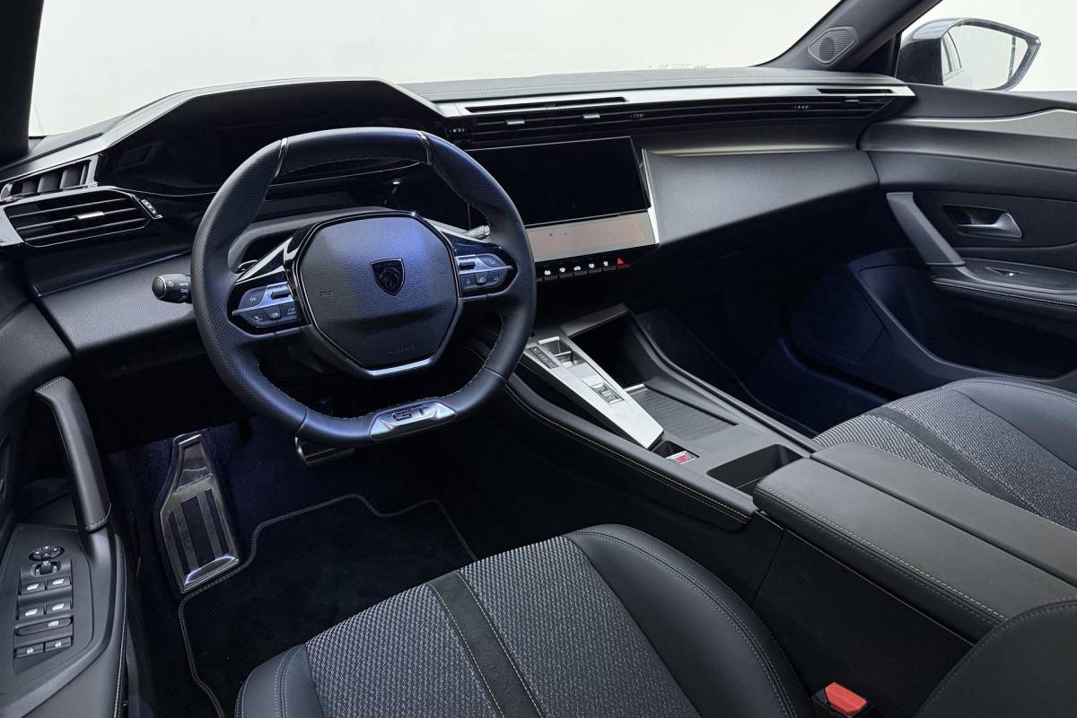 Peugeot 308 Peugeot 308 SW 1.2T 130pk Automaat GT | DEMO | Adaptive Cruise Control | Camera | Matrix LED | Keyless Entry & Start | Navigatie | Apple Carplay/Android Auto