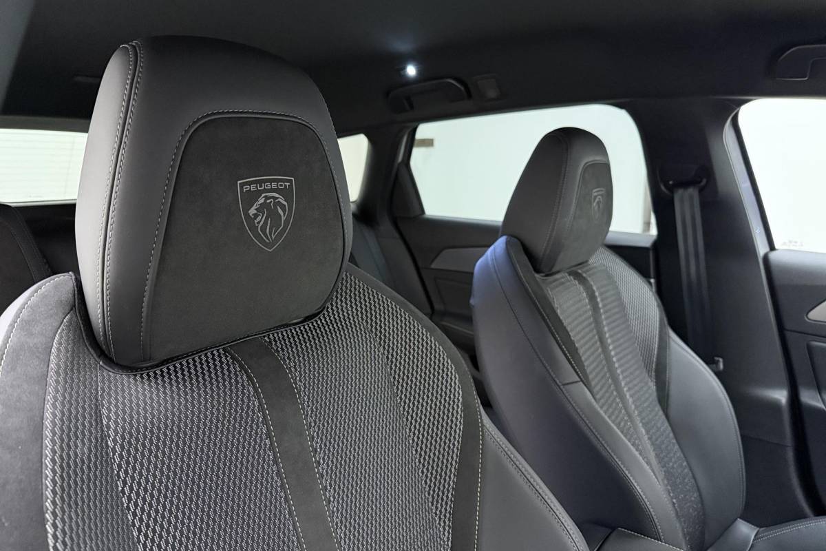 Peugeot 308 Peugeot 308 SW 1.2T 130pk Automaat GT | DEMO | Adaptive Cruise Control | Camera | Matrix LED | Keyless Entry & Start | Navigatie | Apple Carplay/Android Auto