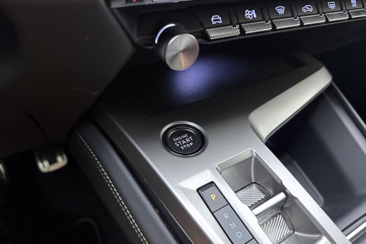 Peugeot 308 Peugeot 308 SW 1.2T 130pk Automaat GT | DEMO | Adaptive Cruise Control | Camera | Matrix LED | Keyless Entry & Start | Navigatie | Apple Carplay/Android Auto