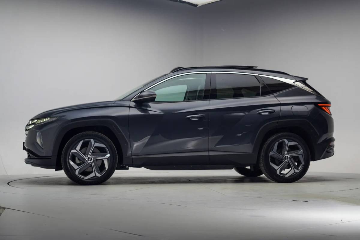 Hyundai Tucson Hyundai Tucson 1.6 T-GDI 265pk PHEV Premium Sky SoH 97,1 % [ Panorama Apple / Android LED Navi Camera ]