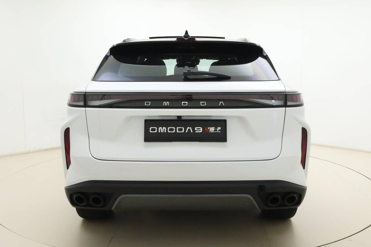 Omoda 9 SHS Omoda 9 1.5T-GDi SHS-P Premium Black Edition | 21” lichtmetalen velgen | Zwart dak | Instelbare vering | Stoelmassage | Panoramadak | HUD | Camera’s rondom | All season banden