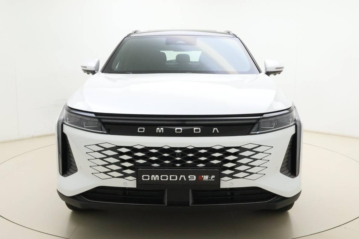 Omoda 9 SHS Omoda 9 1.5T-GDi SHS-P Premium Black Edition | 21” lichtmetalen velgen | Zwart dak | Instelbare vering | Stoelmassage | Panoramadak | HUD | Camera’s rondom | All season banden