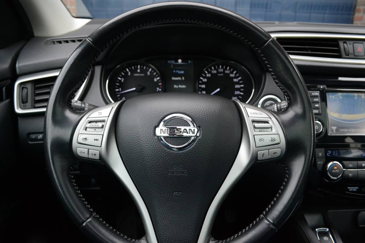 Nissan QASHQAI Nissan Qashqai 1.6 Connect Edition | Panoramadak | Trekhaak | 360 Camera | Cruise | Clima