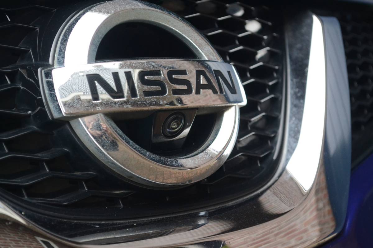 Nissan QASHQAI Nissan Qashqai 1.6 Connect Edition | Panoramadak | Trekhaak | 360 Camera | Cruise | Clima