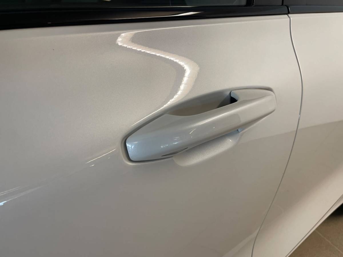 Volvo V60 Volvo V60 2.0 B3 R-Design AUTOMAAT AIRCO NAVI CRUISE BLUETOOTH ELEK STOELEN HARMAN KARDON VELGEN CAMERA PRIVACYGLAS NETTE AUTO
