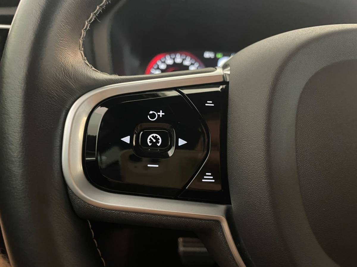 Volvo V60 Volvo V60 2.0 B3 R-Design AUTOMAAT AIRCO NAVI CRUISE BLUETOOTH ELEK STOELEN HARMAN KARDON VELGEN CAMERA PRIVACYGLAS NETTE AUTO