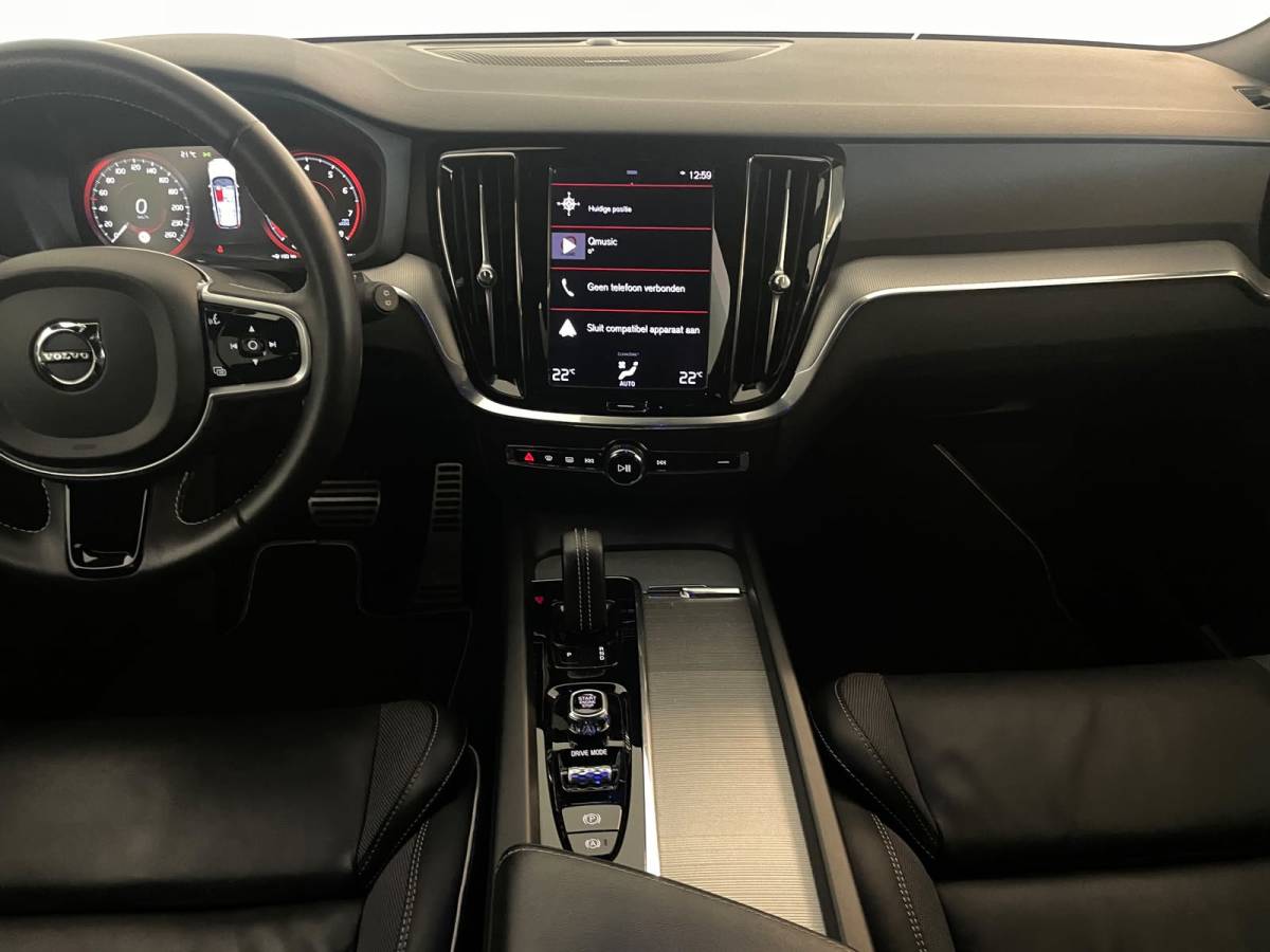 Volvo V60 Volvo V60 2.0 B3 R-Design AUTOMAAT AIRCO NAVI CRUISE BLUETOOTH ELEK STOELEN HARMAN KARDON VELGEN CAMERA PRIVACYGLAS NETTE AUTO