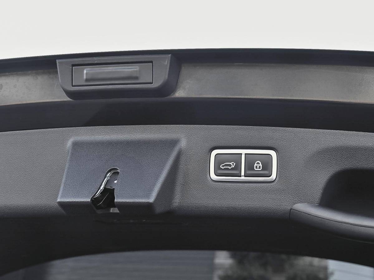 Kia Sorento Kia Sorento 1.6 T-GDI Plug-in Hybrid 4WD ExecutiveLine 5p. Leer Panoramadak Camera Adaptive cruise control Navi
