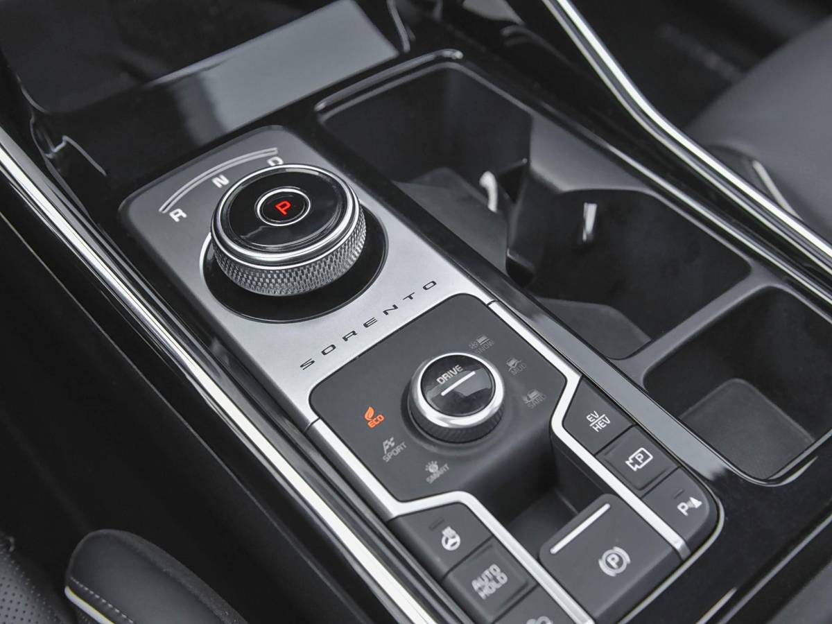 Kia Sorento Kia Sorento 1.6 T-GDI Plug-in Hybrid 4WD ExecutiveLine 5p. Leer Panoramadak Camera Adaptive cruise control Navi