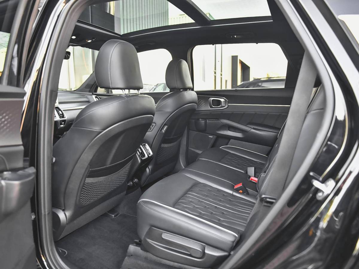 Kia Sorento Kia Sorento 1.6 T-GDI Plug-in Hybrid 4WD ExecutiveLine 5p. Leer Panoramadak Camera Adaptive cruise control Navi