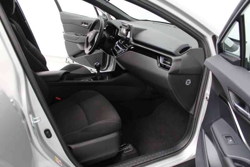 Toyota C-HR Toyota C-HR 1.2 Comfort 116PK, RIJKLAAR | PARKEERSENSOREN | AIRCO | 4X ELEC-RAMEN/SPIEGELS