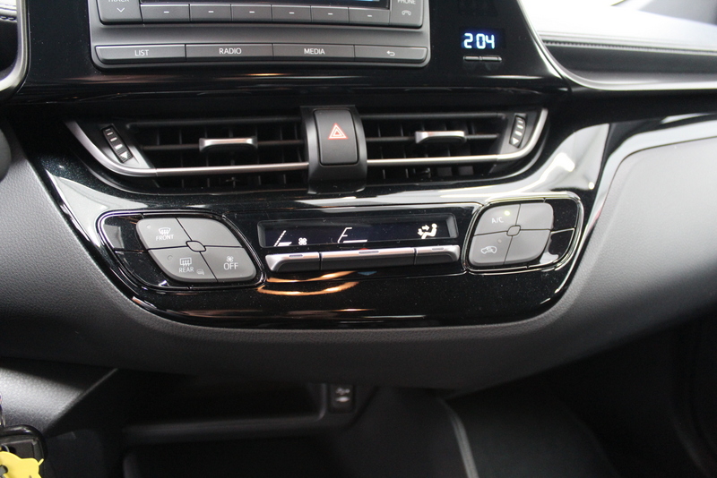 Toyota C-HR Toyota C-HR 1.2 Comfort 116PK, RIJKLAAR | PARKEERSENSOREN | AIRCO | 4X ELEC-RAMEN/SPIEGELS