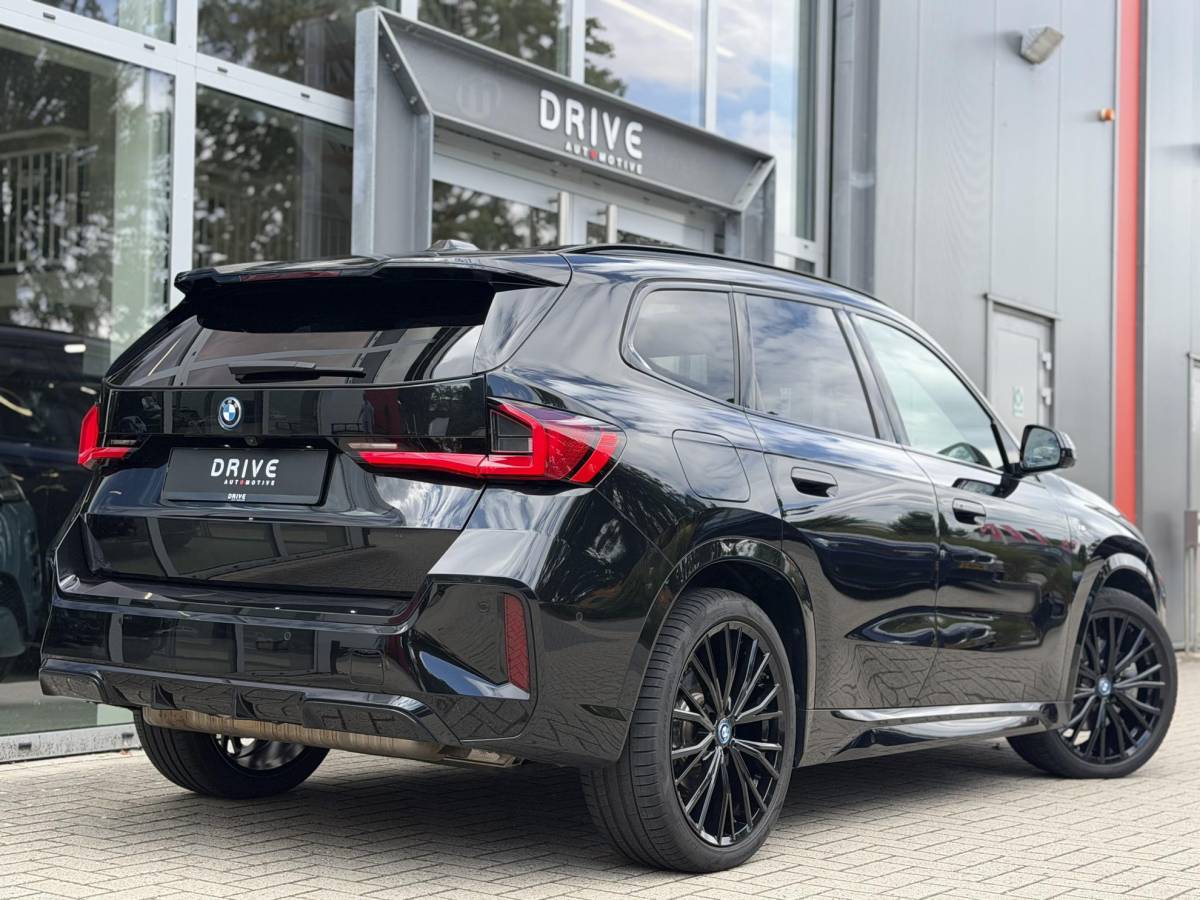 BMW X1 BMW X1 xDrive30e 326PK M-Sport |Pano|H/K|Leer|Memory|Innovation|360Cam|ACC|HUD|Trekhaak|20″