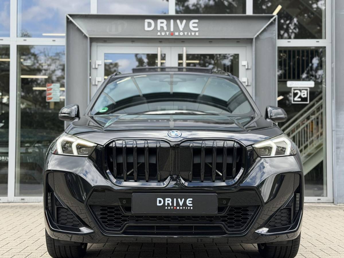 BMW X1 BMW X1 xDrive30e 326PK M-Sport |Pano|H/K|Leer|Memory|Innovation|360Cam|ACC|HUD|Trekhaak|20″