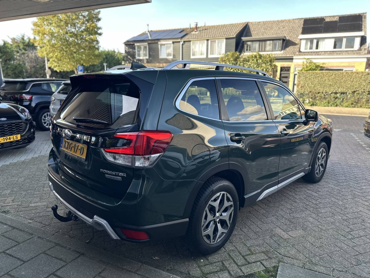 Subaru Forester Subaru Forester 2.0i e-BOXER Comfort Trekhaak / Camera / Stoel stuur verwarming.