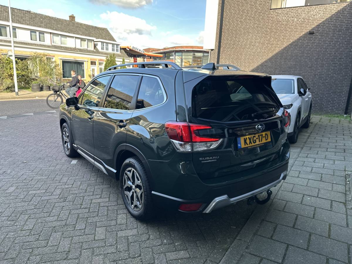 Subaru Forester Subaru Forester 2.0i e-BOXER Comfort Trekhaak / Camera / Stoel stuur verwarming.