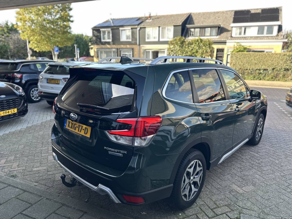 Subaru Forester Subaru Forester 2.0i e-BOXER Comfort Trekhaak / Camera / Stoel stuur verwarming.
