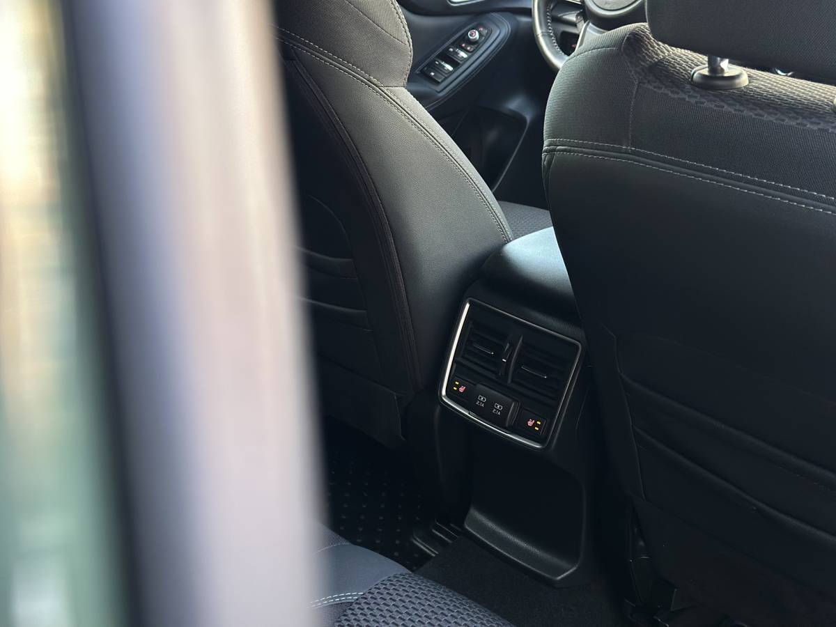Subaru Forester Subaru Forester 2.0i e-BOXER Comfort Trekhaak / Camera / Stoel stuur verwarming.
