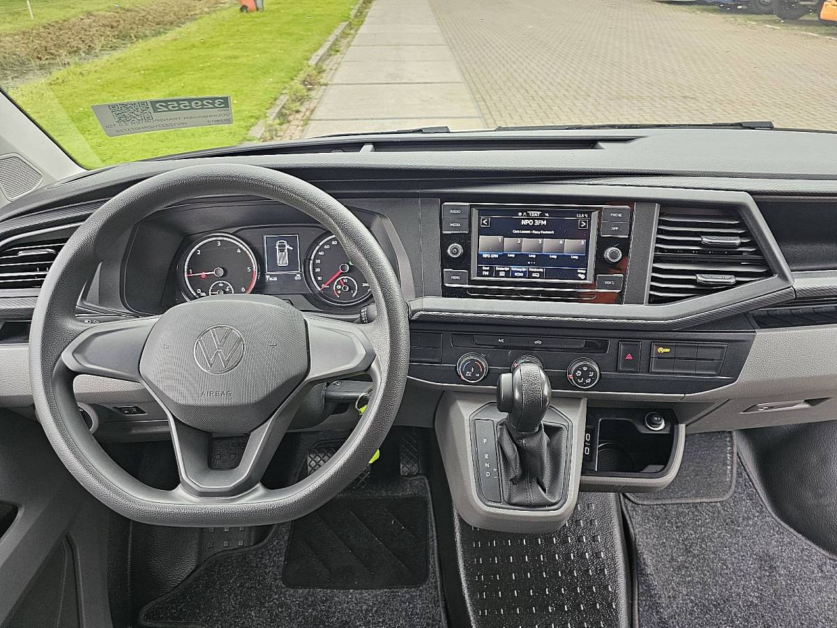 Volkswagen Transporter VOLKSWAGEN TRANSPORTER 2.0 TDI L2H1 150Pk Automaat T6.1 Achterdeuren Carplay 3-Zits Camera BPM-vrij Lm-Velgen Bumpers-Kleur!