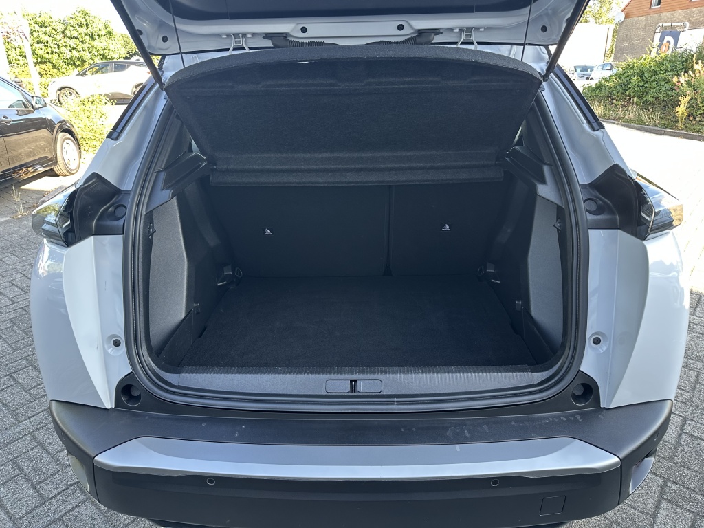 Peugeot 2008 Peugeot 2008 1.2 Hybrid 136 GT | Camera voor & achter | Adaptive cruise control |