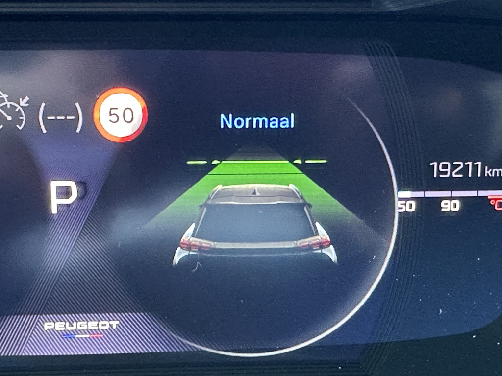 Peugeot 2008 Peugeot 2008 1.2 Hybrid 136 GT | Camera voor & achter | Adaptive cruise control |