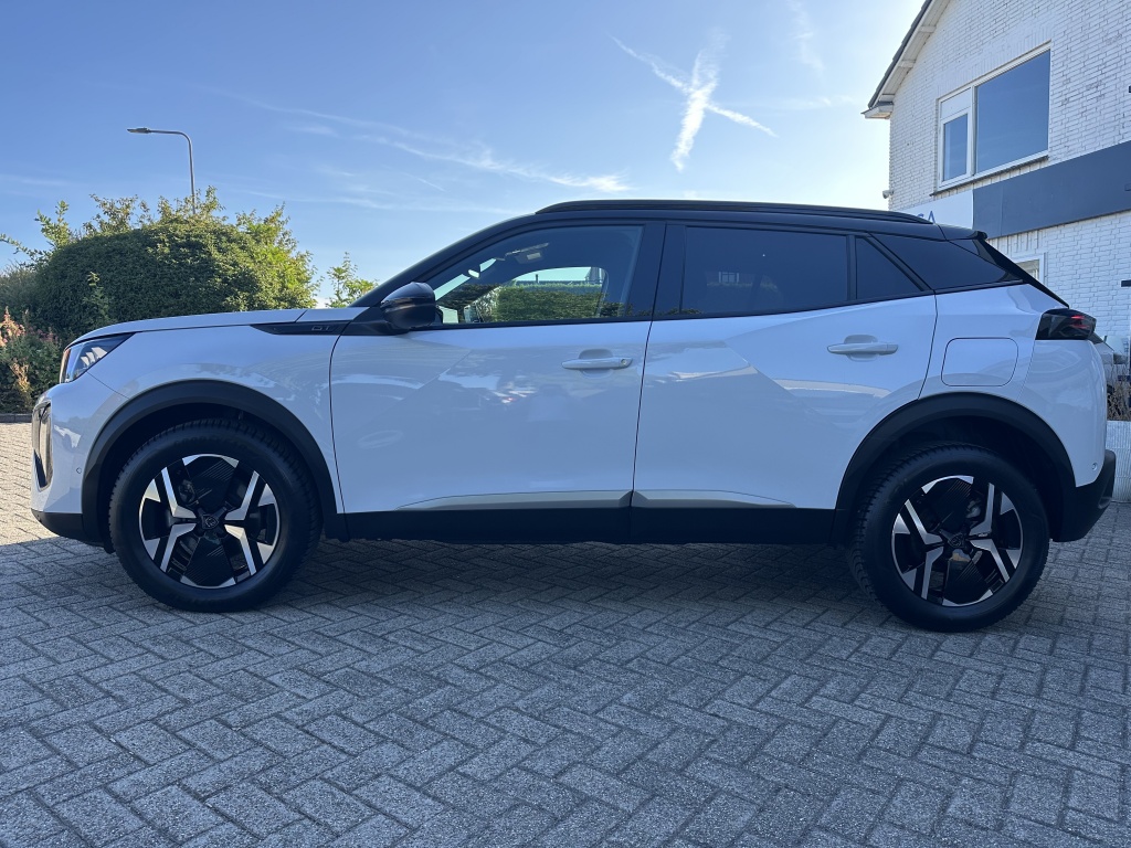 Peugeot 2008 Peugeot 2008 1.2 Hybrid 136 GT | Camera voor & achter | Adaptive cruise control |