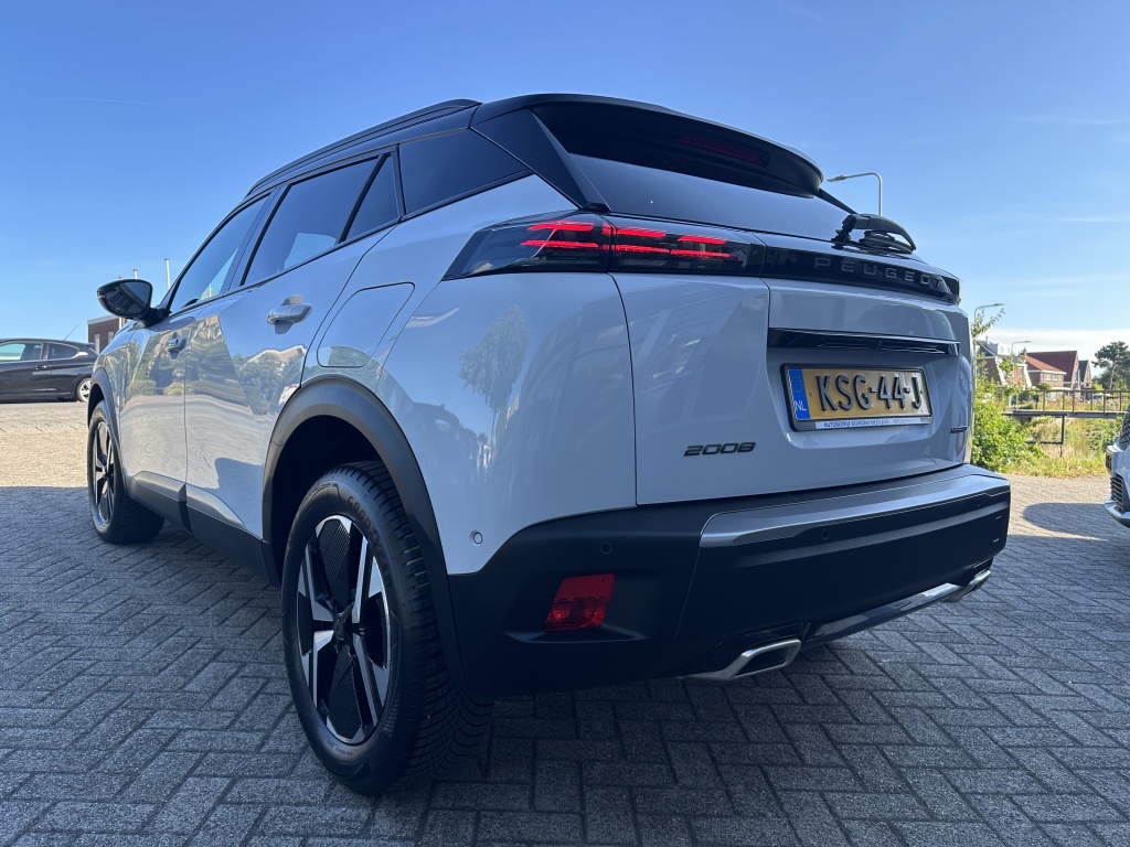 Peugeot 2008 Peugeot 2008 1.2 Hybrid 136 GT | Camera voor & achter | Adaptive cruise control |