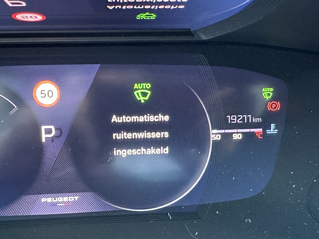 Peugeot 2008 Peugeot 2008 1.2 Hybrid 136 GT | Camera voor & achter | Adaptive cruise control |