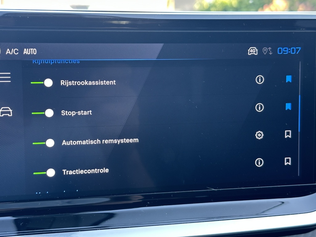 Peugeot 2008 Peugeot 2008 1.2 Hybrid 136 GT | Camera voor & achter | Adaptive cruise control |