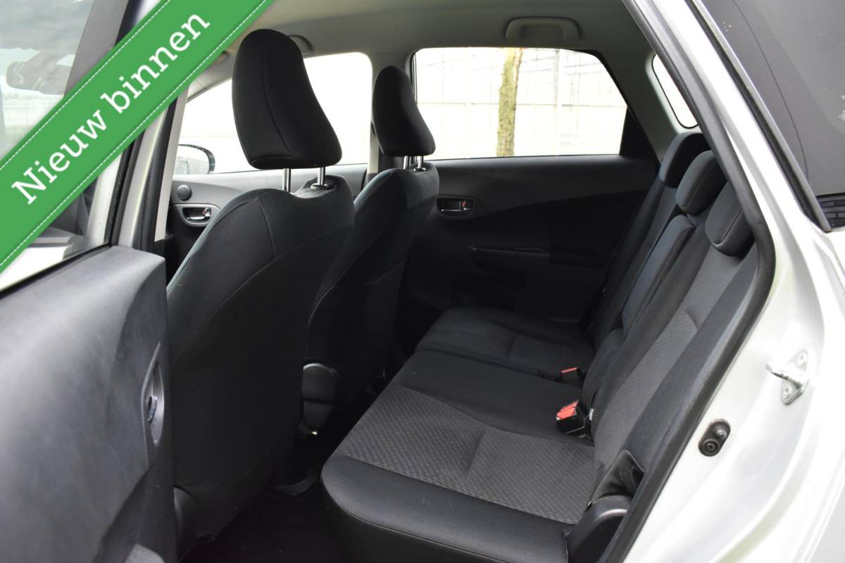 Toyota Verso-S Toyota Verso-S 1.3 VVT-i NAVIGATIE/CAMERA/PDC/CLIMA/ETC.!