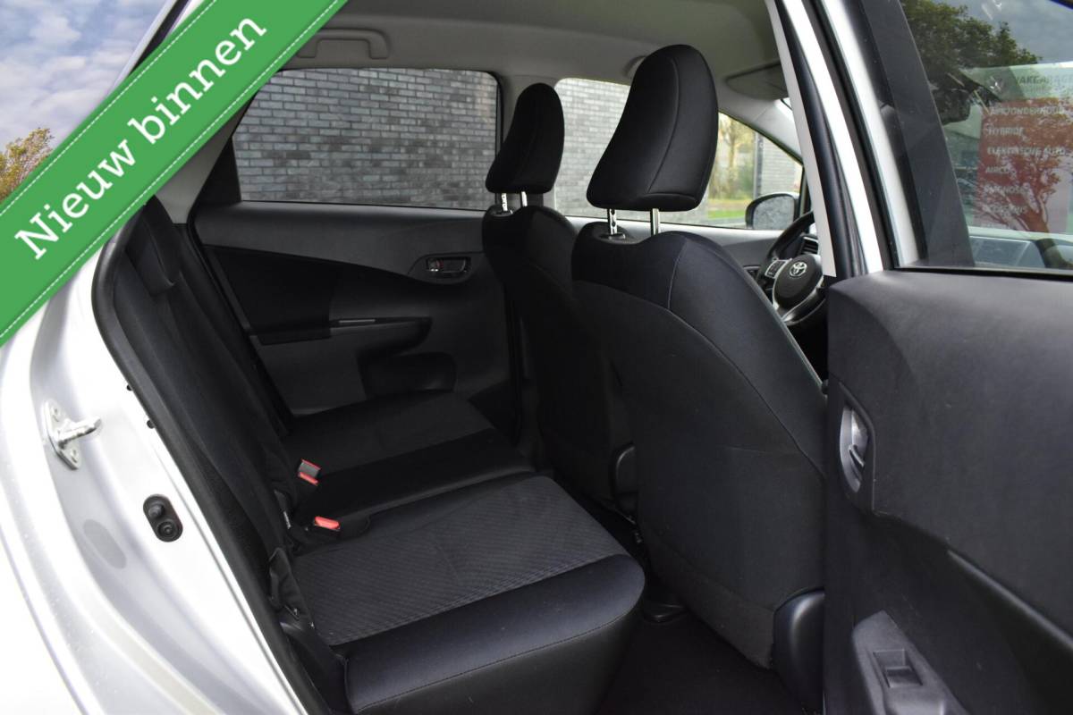 Toyota Verso-S Toyota Verso-S 1.3 VVT-i NAVIGATIE/CAMERA/PDC/CLIMA/ETC.!