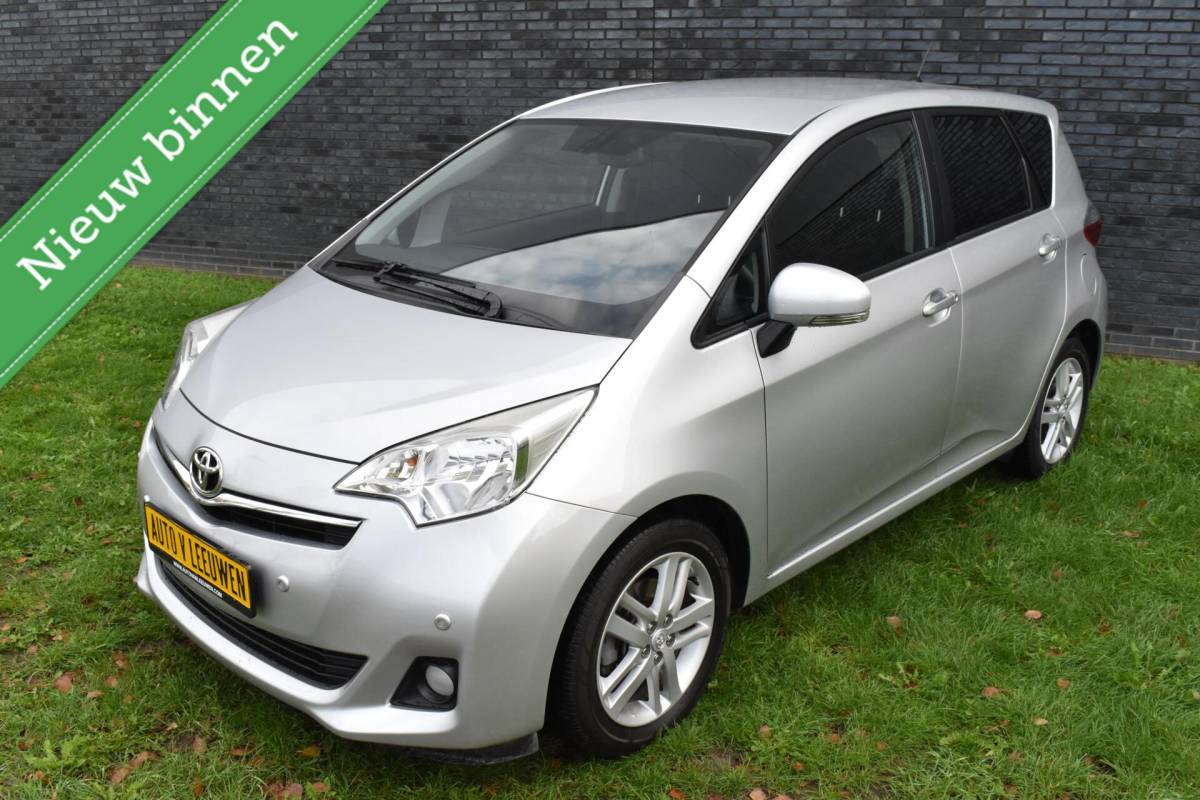 Toyota Verso-S Toyota Verso-S 1.3 VVT-i NAVIGATIE/CAMERA/PDC/CLIMA/ETC.!