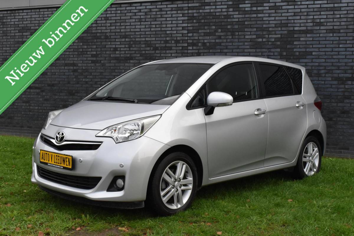 Toyota Verso-S Toyota Verso-S 1.3 VVT-i NAVIGATIE/CAMERA/PDC/CLIMA/ETC.!