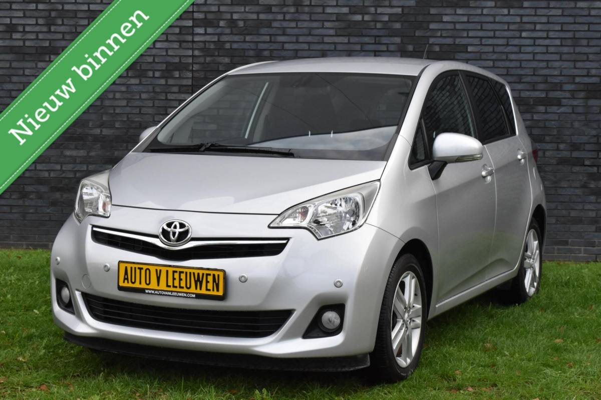 Toyota Verso-S Toyota Verso-S 1.3 VVT-i NAVIGATIE/CAMERA/PDC/CLIMA/ETC.!