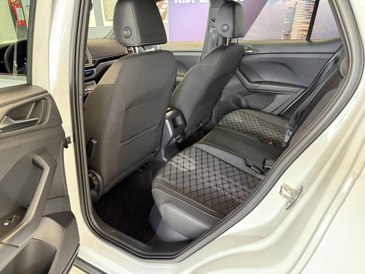 Volkswagen T-Cross Volkswagen T-Cross 1.0 TSI R-Line Edition DSG 116PK *NAVI*APP*MATRIX*