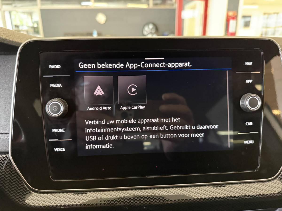 Volkswagen T-Cross Volkswagen T-Cross 1.0 TSI R-Line Edition DSG 116PK *NAVI*APP*MATRIX*