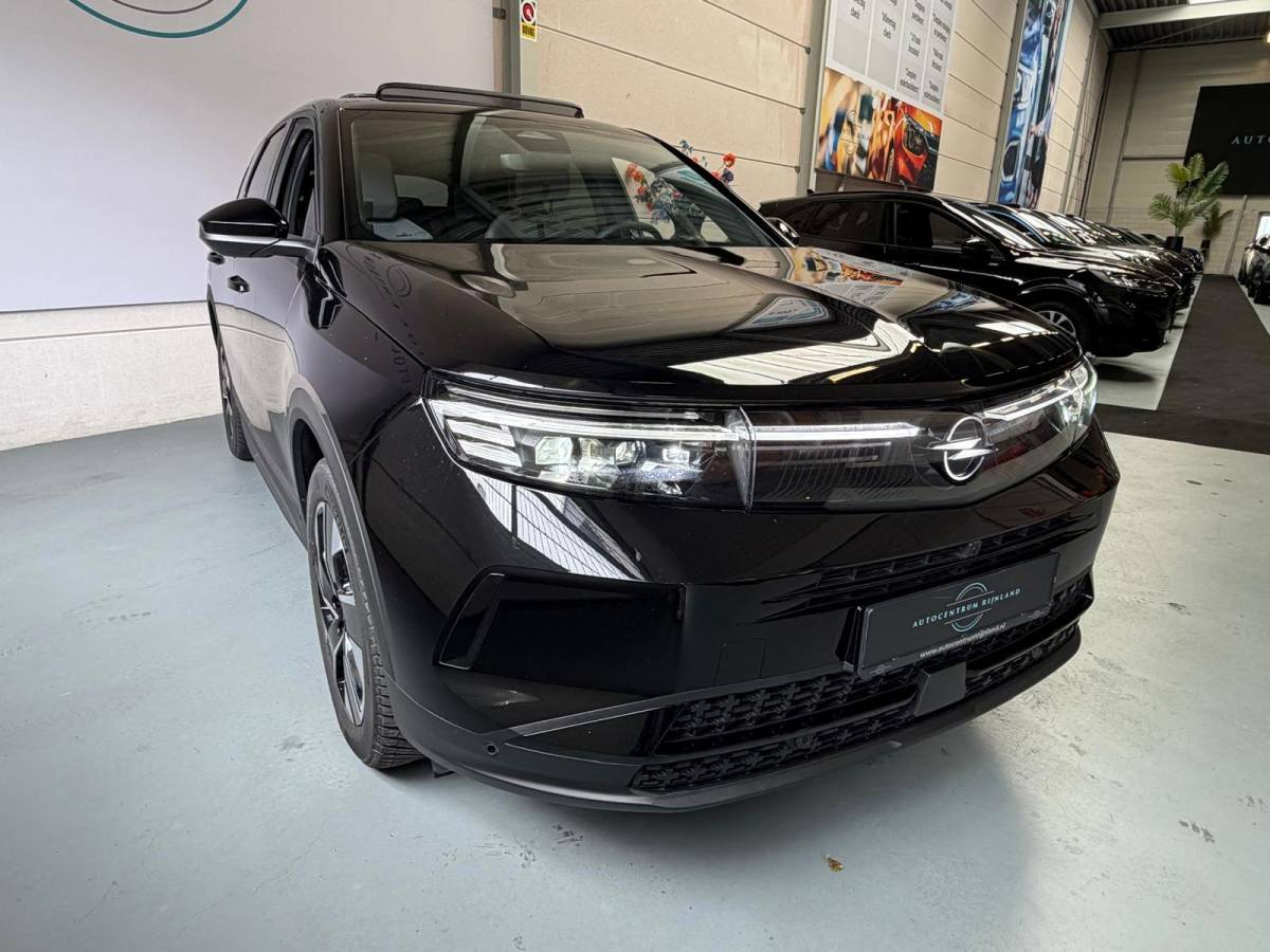 Opel Grandland Opel GRANDLAND 1.2 Turbo Hybrid GS, Panoramdak, Head up display, Camera, Stoel/Stuurverwarming