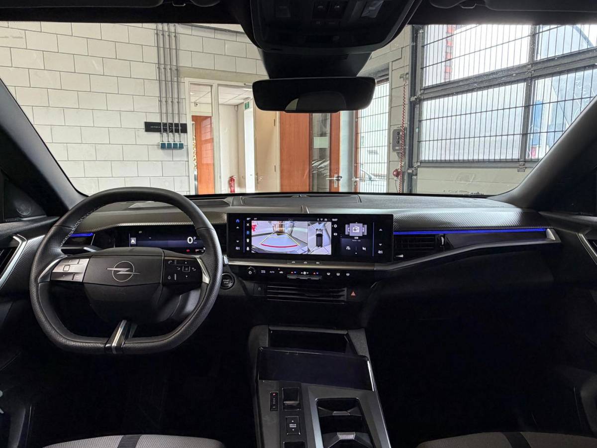 Opel Grandland Opel GRANDLAND 1.2 Turbo Hybrid GS, Panoramdak, Head up display, Camera, Stoel/Stuurverwarming