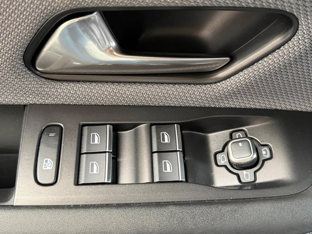 Opel Grandland Opel GRANDLAND 1.2 Turbo Hybrid GS, Panoramdak, Head up display, Camera, Stoel/Stuurverwarming