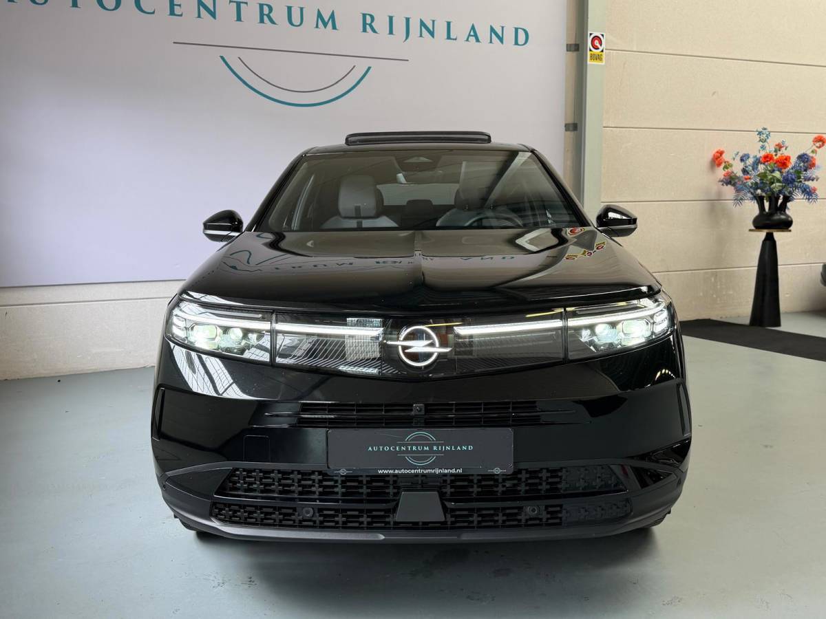 Opel Grandland Opel GRANDLAND 1.2 Turbo Hybrid GS, Panoramdak, Head up display, Camera, Stoel/Stuurverwarming