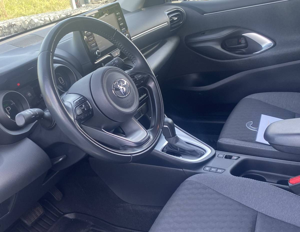 Toyota Yaris Toyota Yaris 1.5 Hybrid Dynamic/ Virtual CP/ DriveAssist/ CarPlay/ Fabrieksgarantie/ NAP/ Dealeronderhouden