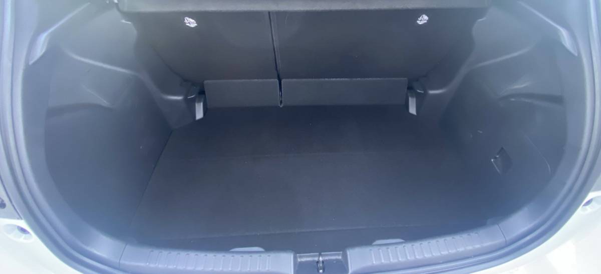 Toyota Yaris Toyota Yaris 1.5 Hybrid Dynamic/ Virtual CP/ DriveAssist/ CarPlay/ Fabrieksgarantie/ NAP/ Dealeronderhouden